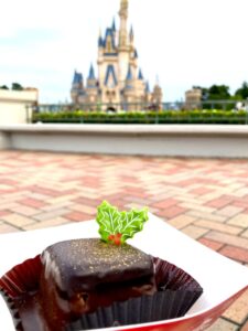 クリスマスのチョコレートケーキ(ナッツ入り)