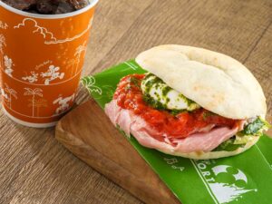 フォカッチャサンド（生ハム＆エッグ）