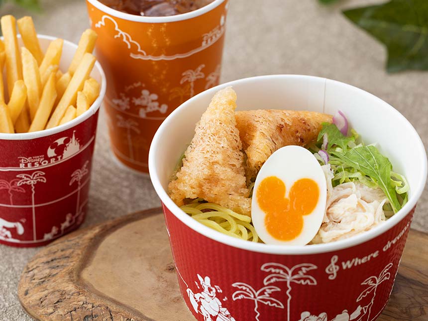 野菜とエビの春巻きと蒸し鶏の冷やし麺（ゆず塩）、エッグ添え