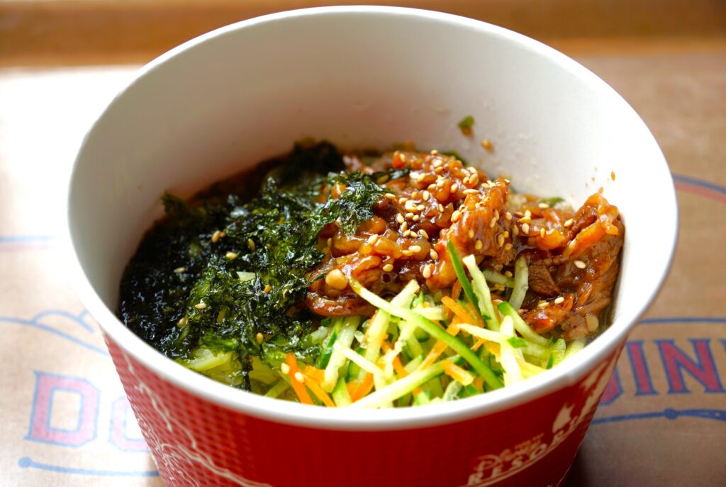 牛カルビと韓国のりの冷やし麺(塩レモン)