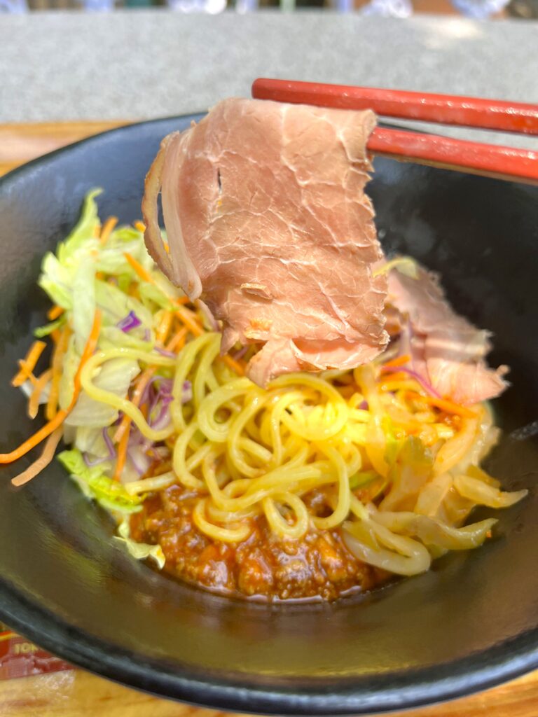 ローストビーフの冷やし豆乳担担まぜそば