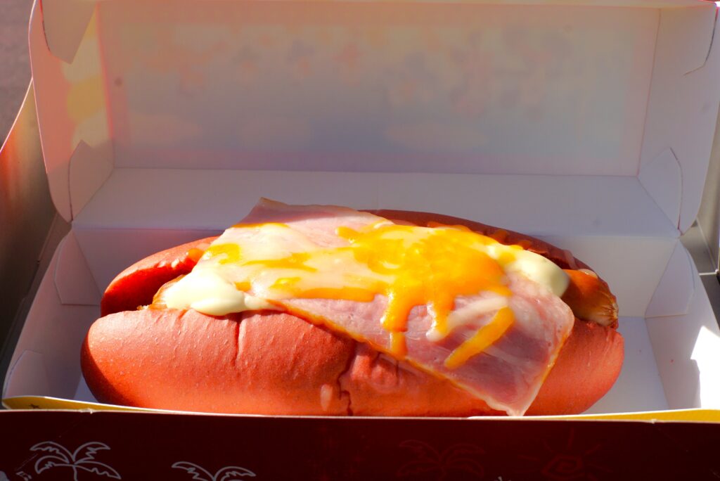 グラタンドッグ/リフレッシュメントコーナー