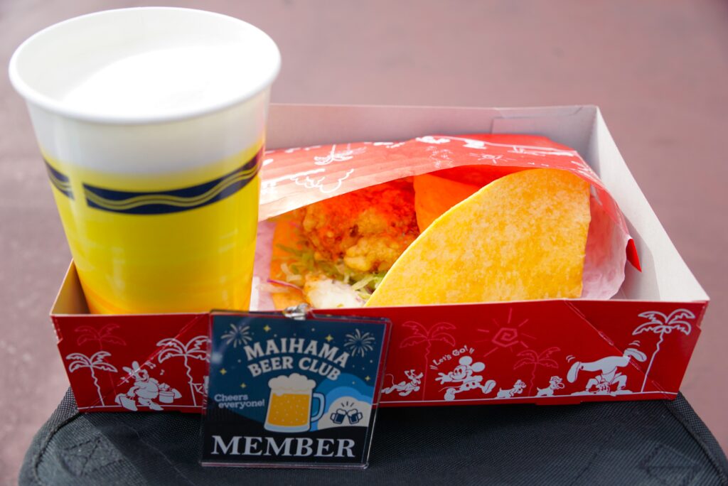 トルティーヤサンドチキンとタルタル