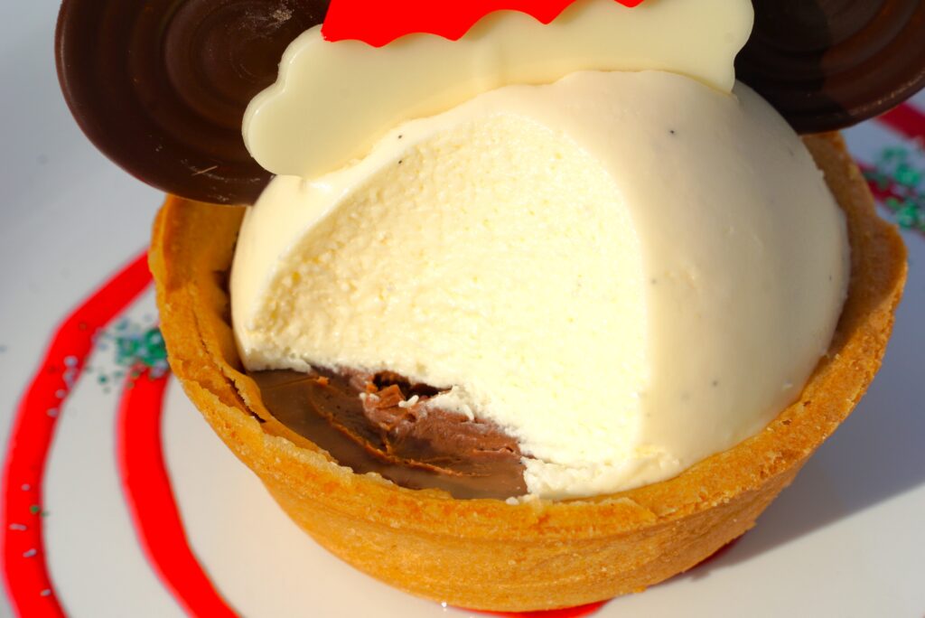 チョコレートとバニラムースのタルト