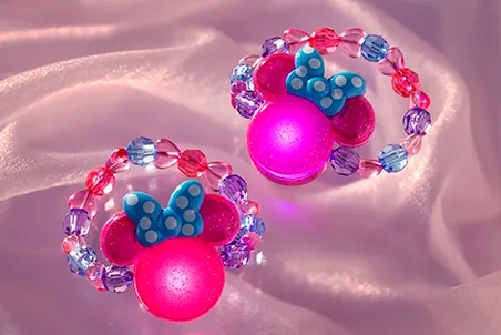 光るブレスレット