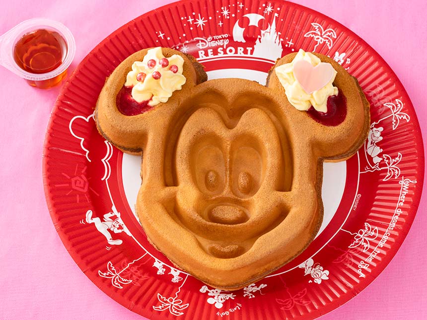 ミッキーワッフル、カスタードホイップとラズベリーピュレ メイプルソース/グレートアメリカン・ワッフルカンパニー