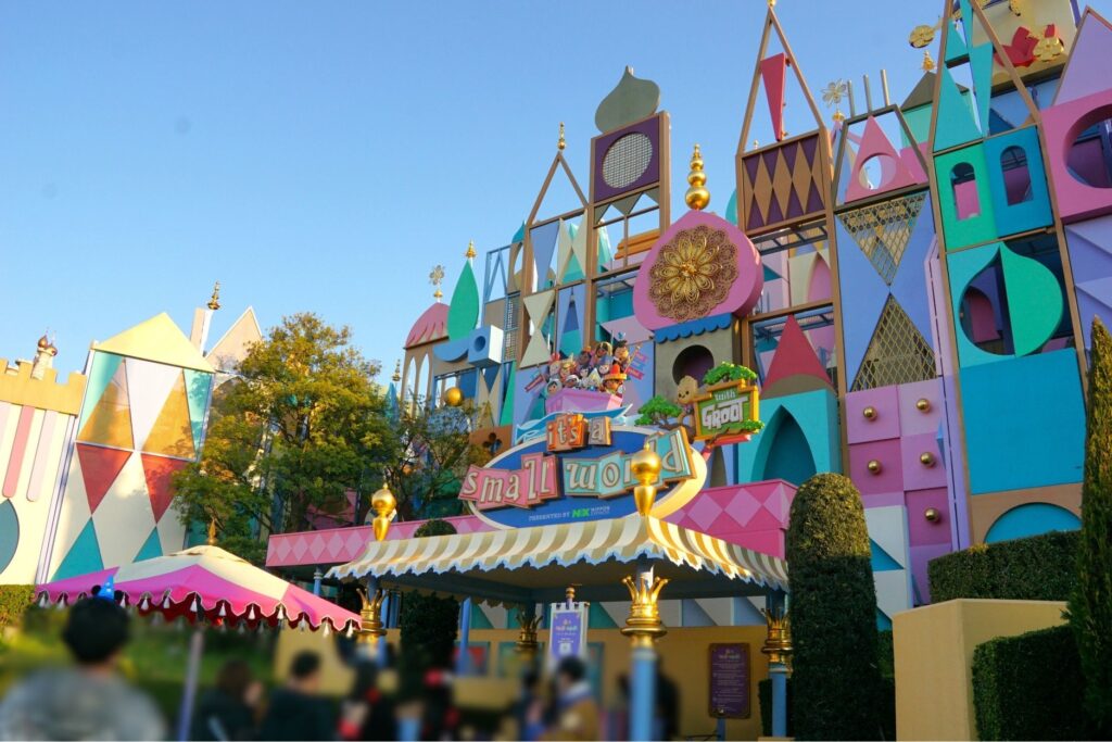 イッツ・ア・スモールワールドwithグルート外観