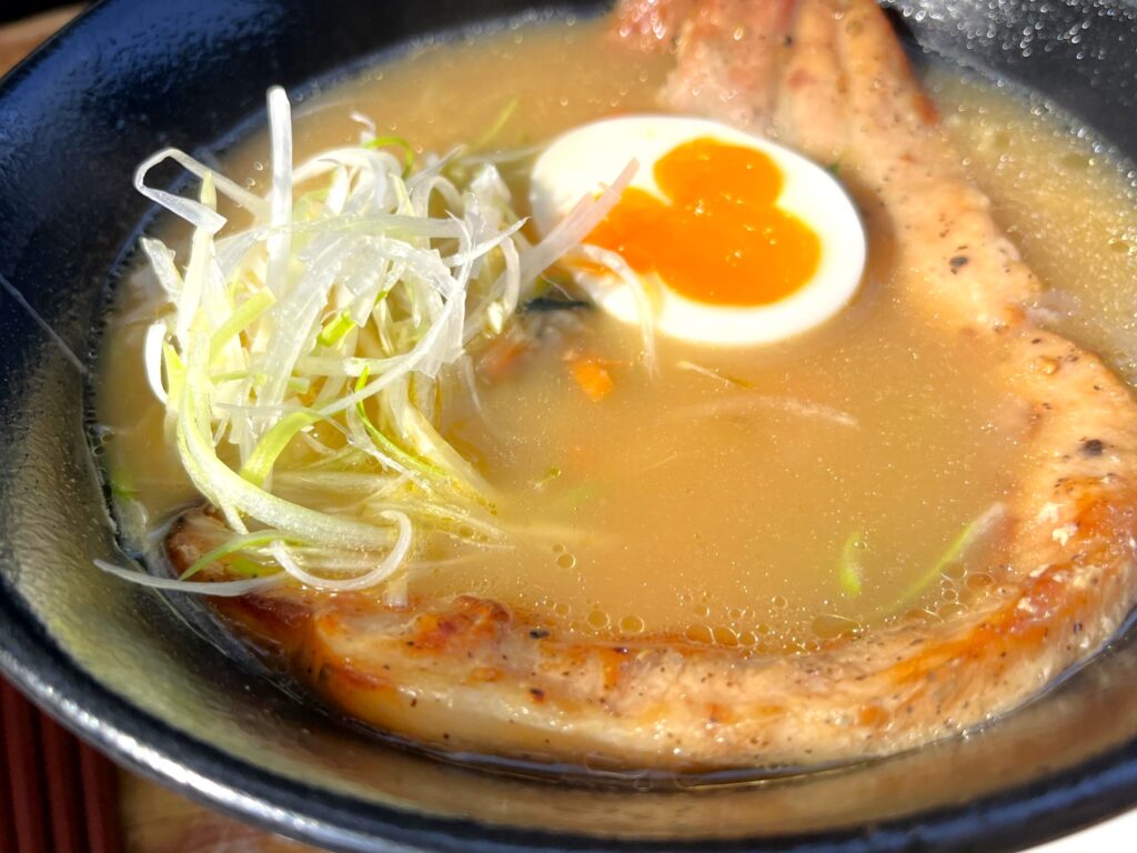 ブラックペッパーポーク麺