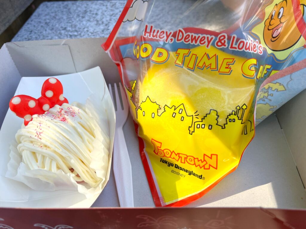 フライドフィッシュパオ（チーズ＆タルタルソース）/チーズモンブラン