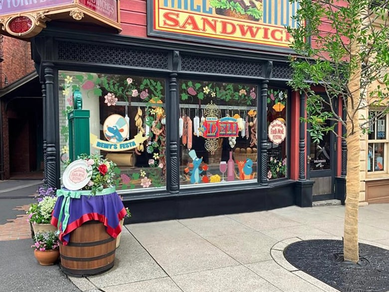 レミーの世界を楽しめるレストラン
「ニューヨーク・デリ」