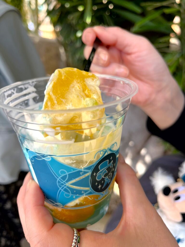 スペシャルサンデー(ライチーゼリー、わらび餅、みかん)わらび餅